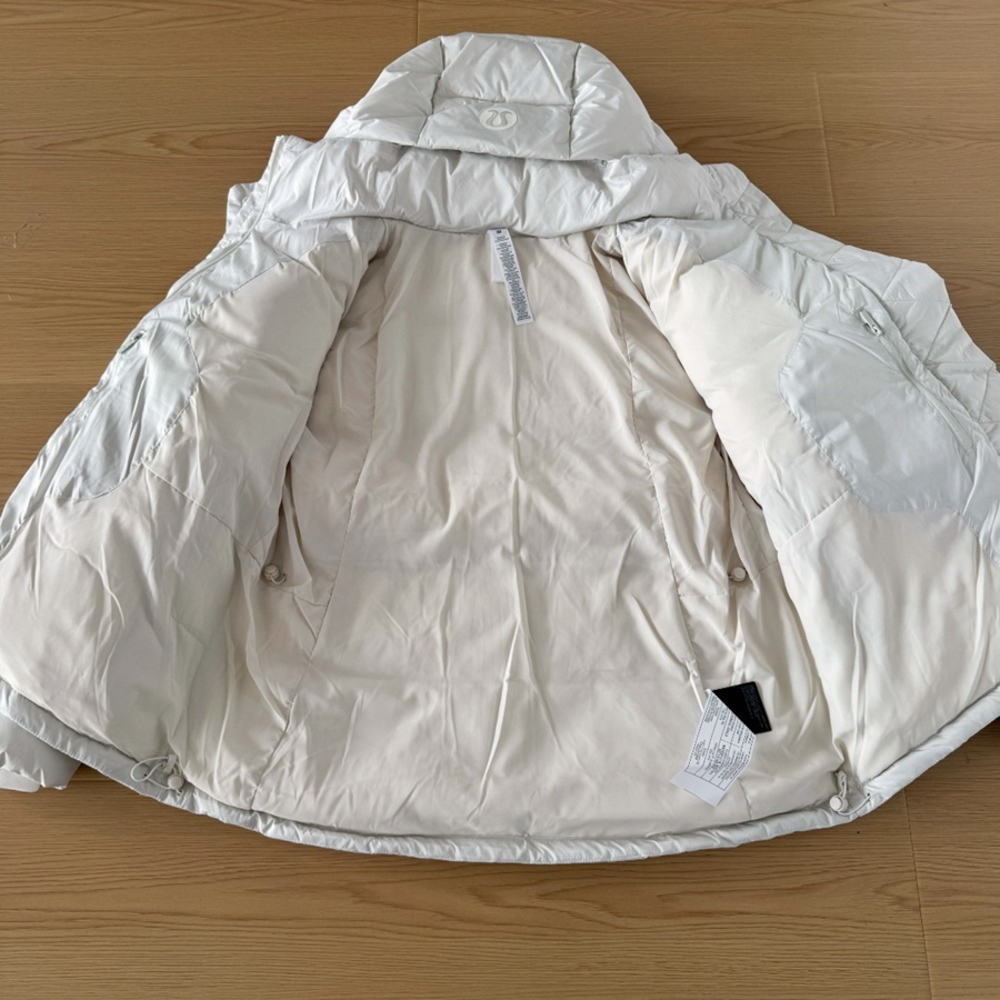 Lululemon Cream Cropped Quilted Hooded Down Puffer Winter Coat - Picture 10 of 13
